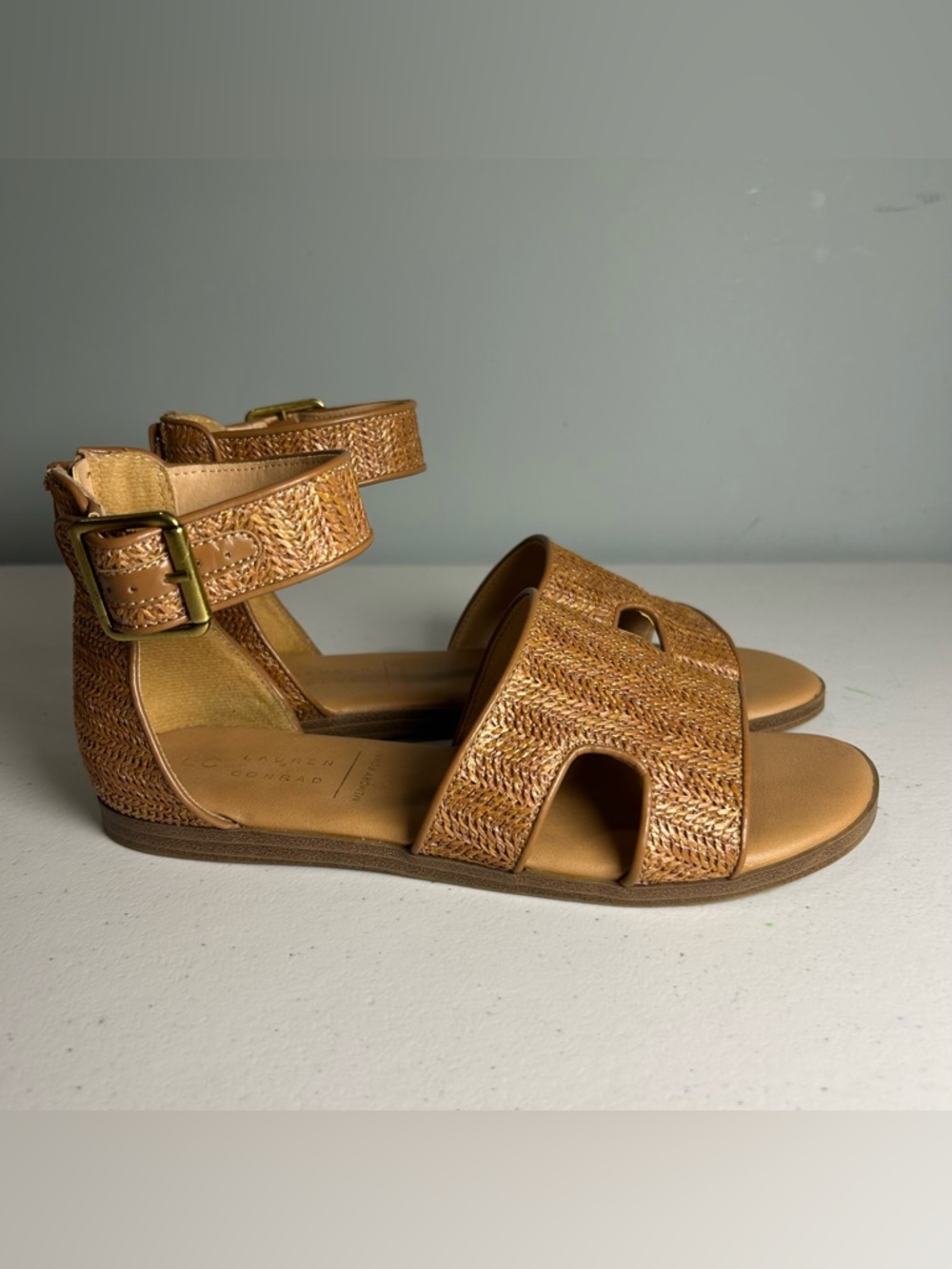 LC Lauren Conrad Woven Tan Ankle-Strap Sandals with Gold Buckle Gladiator 7